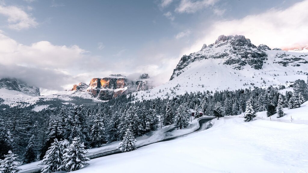 Pordoi in inverno | © Patricia Ramirez - Archivio Immagini ApT Val di Fassa Passo Pordoi in inverno | © Patricia Ramirez - Archivio Immagini ApT Val di Fassa